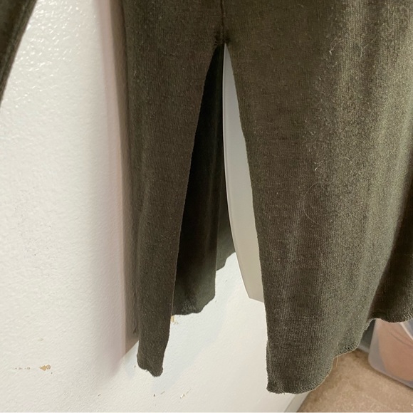 Aritzia Wilfred army green asymmetrical hem side slit long sleeve top - Picture 2 of 8